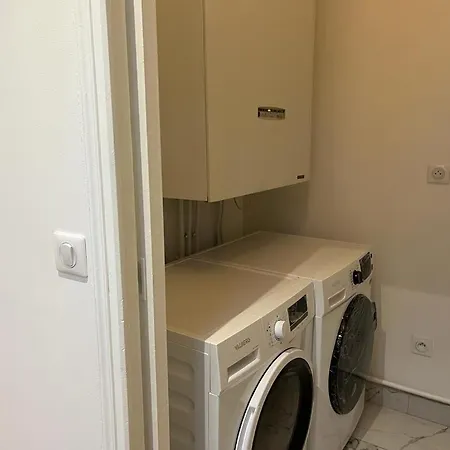 Superb Large And New 4bds Flat - Heart Of 10 Paris