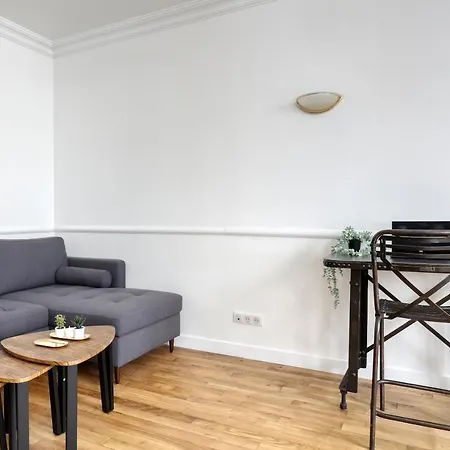Superb Large And New 4bds Flat - Heart Of 10 Apartment