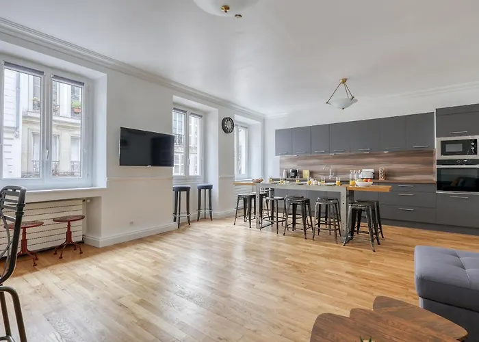 Superb Large And New 4bds Flat - Heart Of 10 Апартаменты *