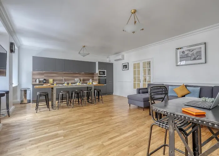 Superb Large And New 4bds Flat - Heart Of 10 Апартаменты