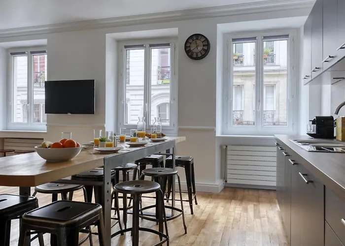 Superb Large And New 4bds Flat - Heart Of 10 Апартаменты *